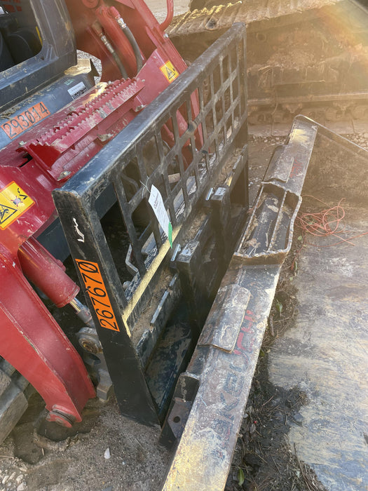 2022 ARROW MATERIAL HANDLING 48" Pallet Forks - Arrow