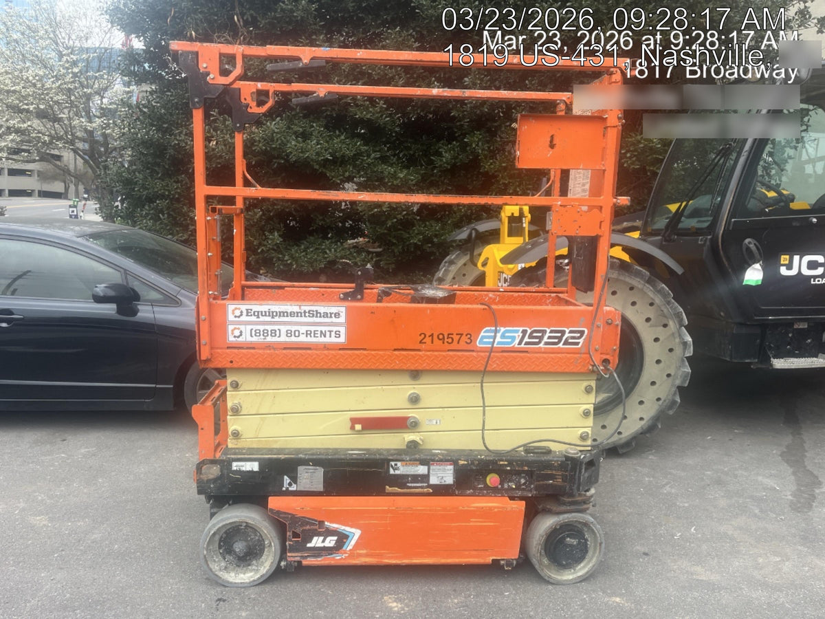2022 JLG ES1932