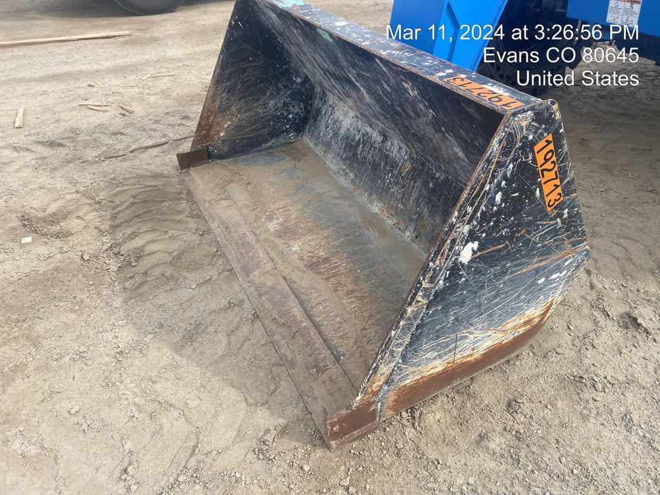 2016 SKYTRAK 70" Bucket, Telehandler 6k-7k