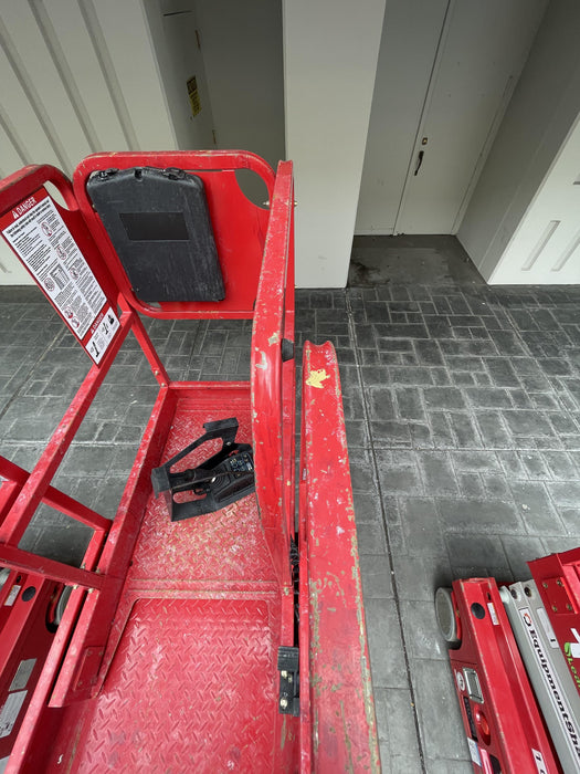 2020 MEC 1330SE Solid NM Tires, Steel Swing out Doors, LCS, Beacon, 900W Invertor