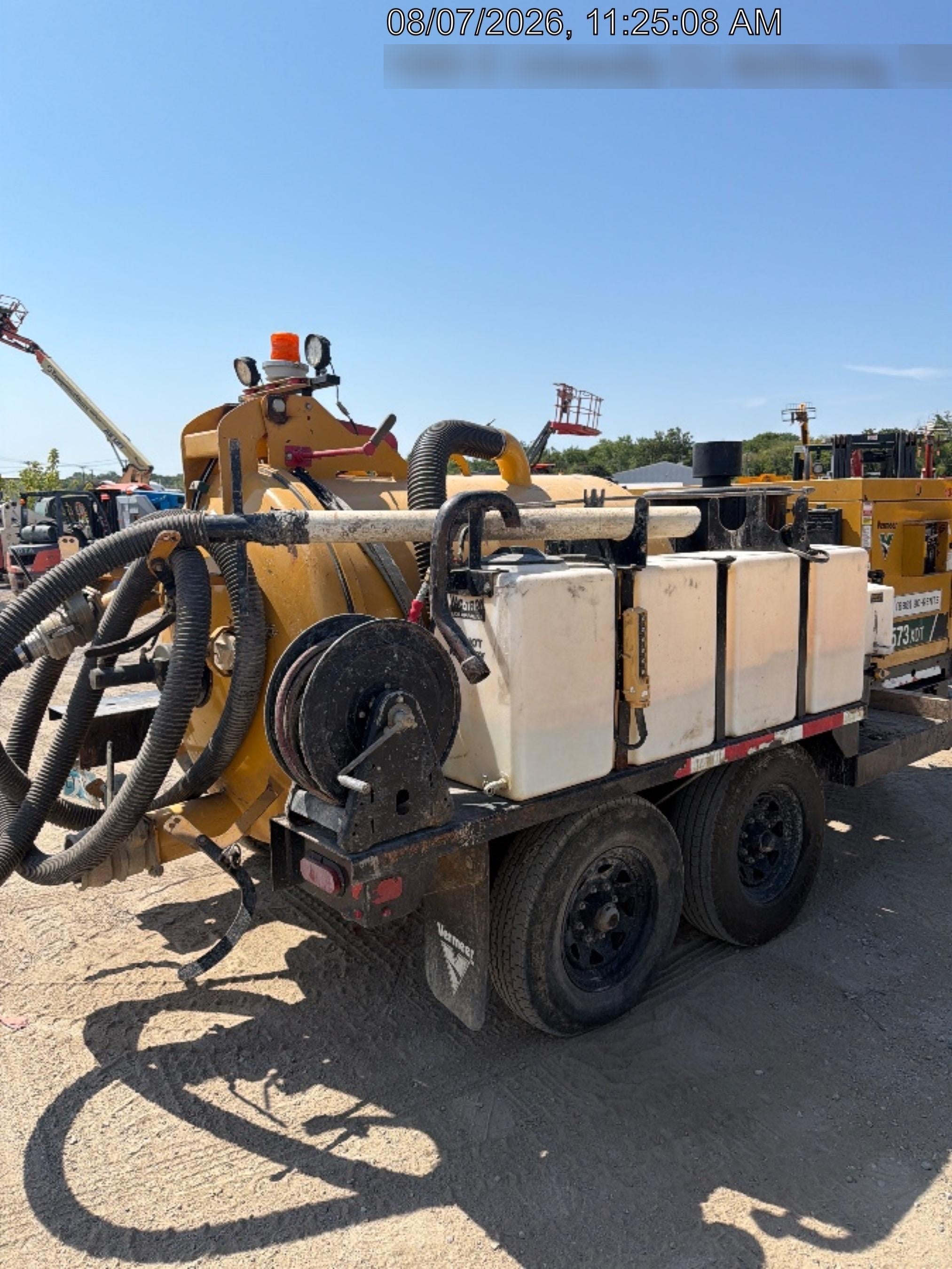 2021 VAC-TRON LP573XDT