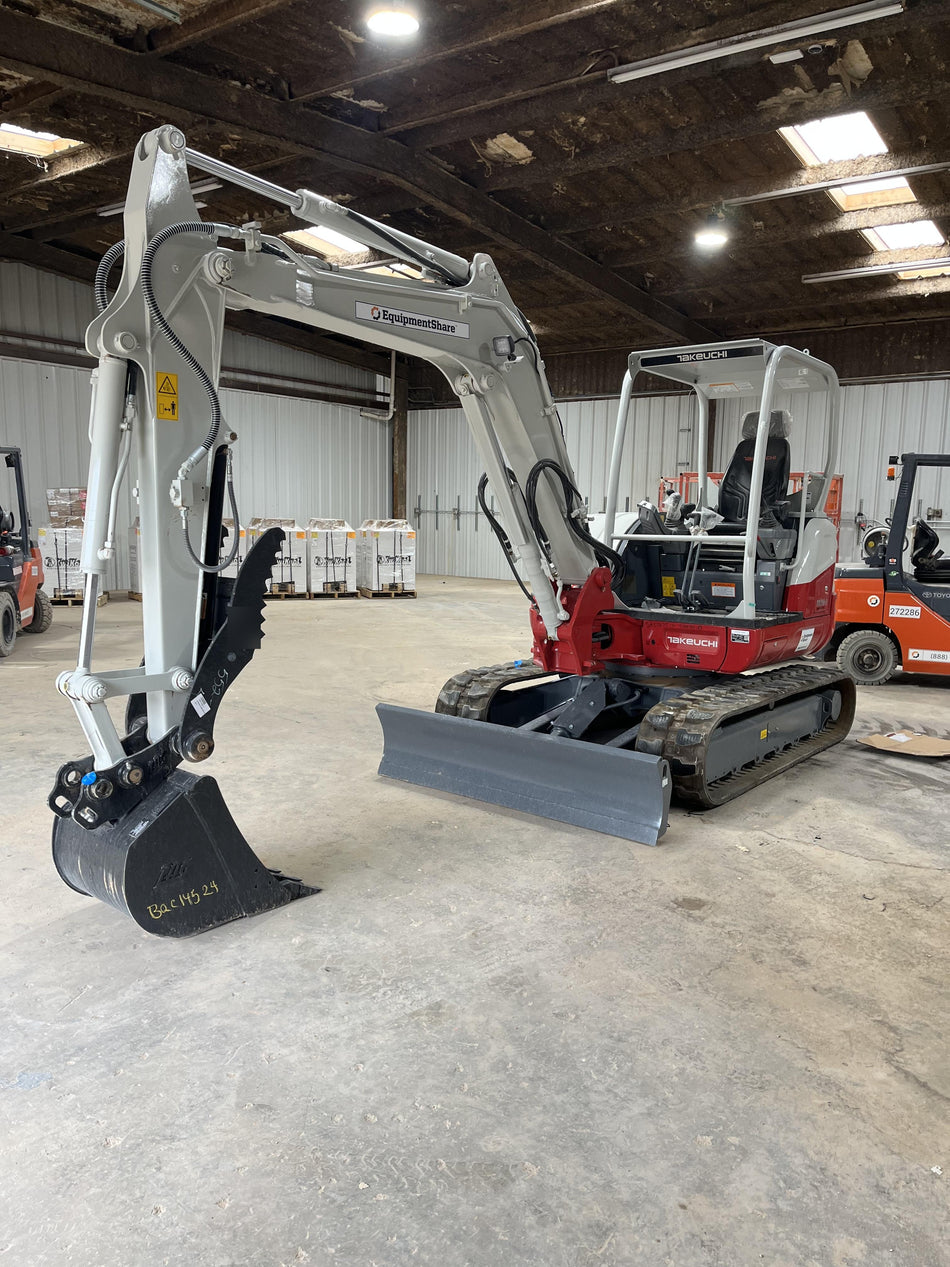 2023 TAKEUCHI TB250-2R