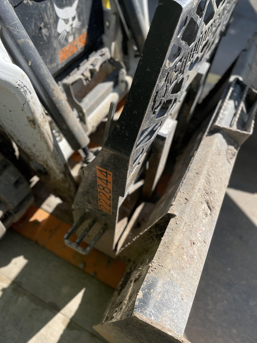 2022 PALADIN 48" Pallet Forks - Paladin