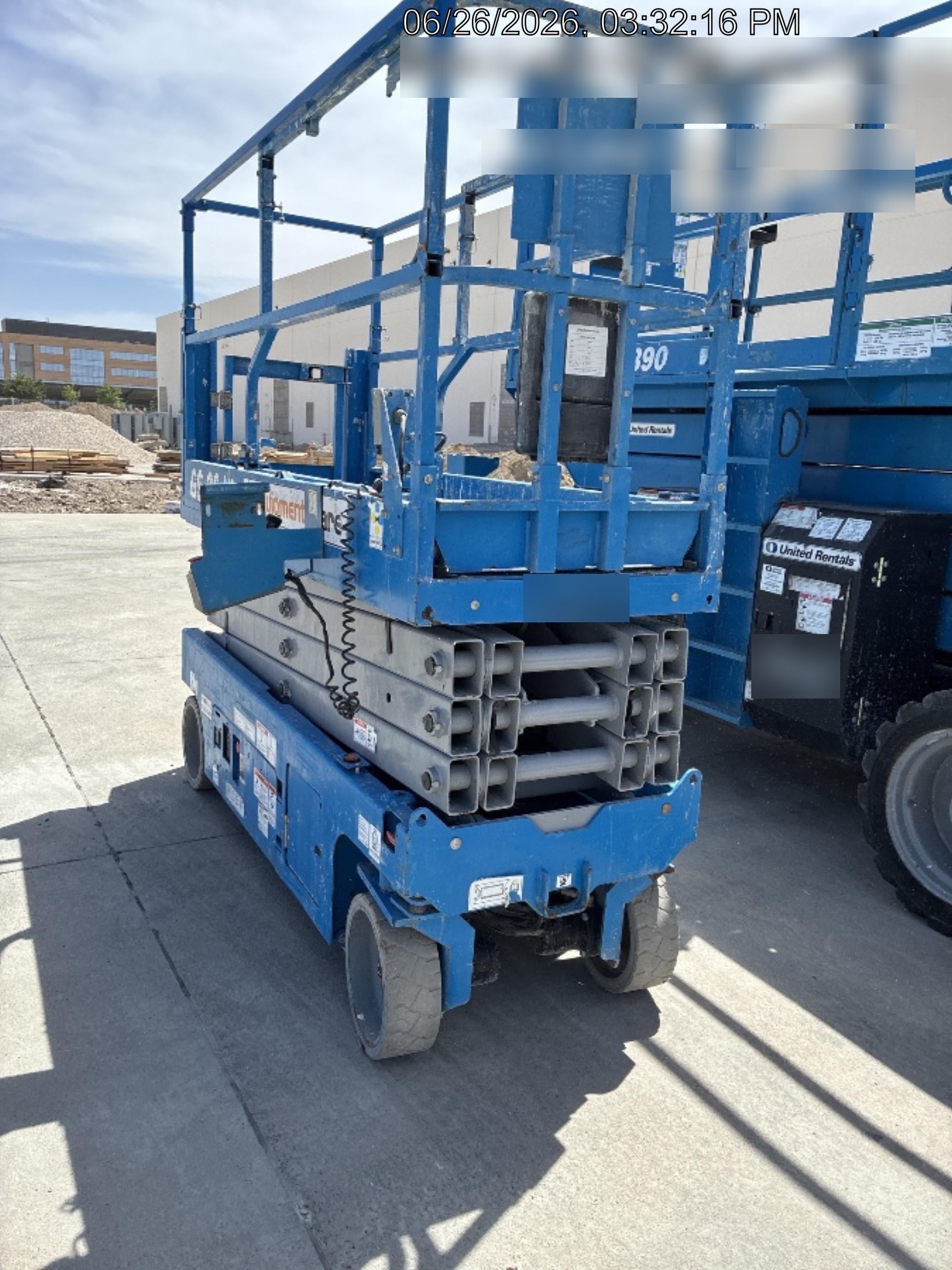 2019 Genie GS-2632 Folding rails with half height swing gate