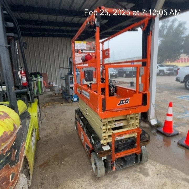 2021 JLG ES1932