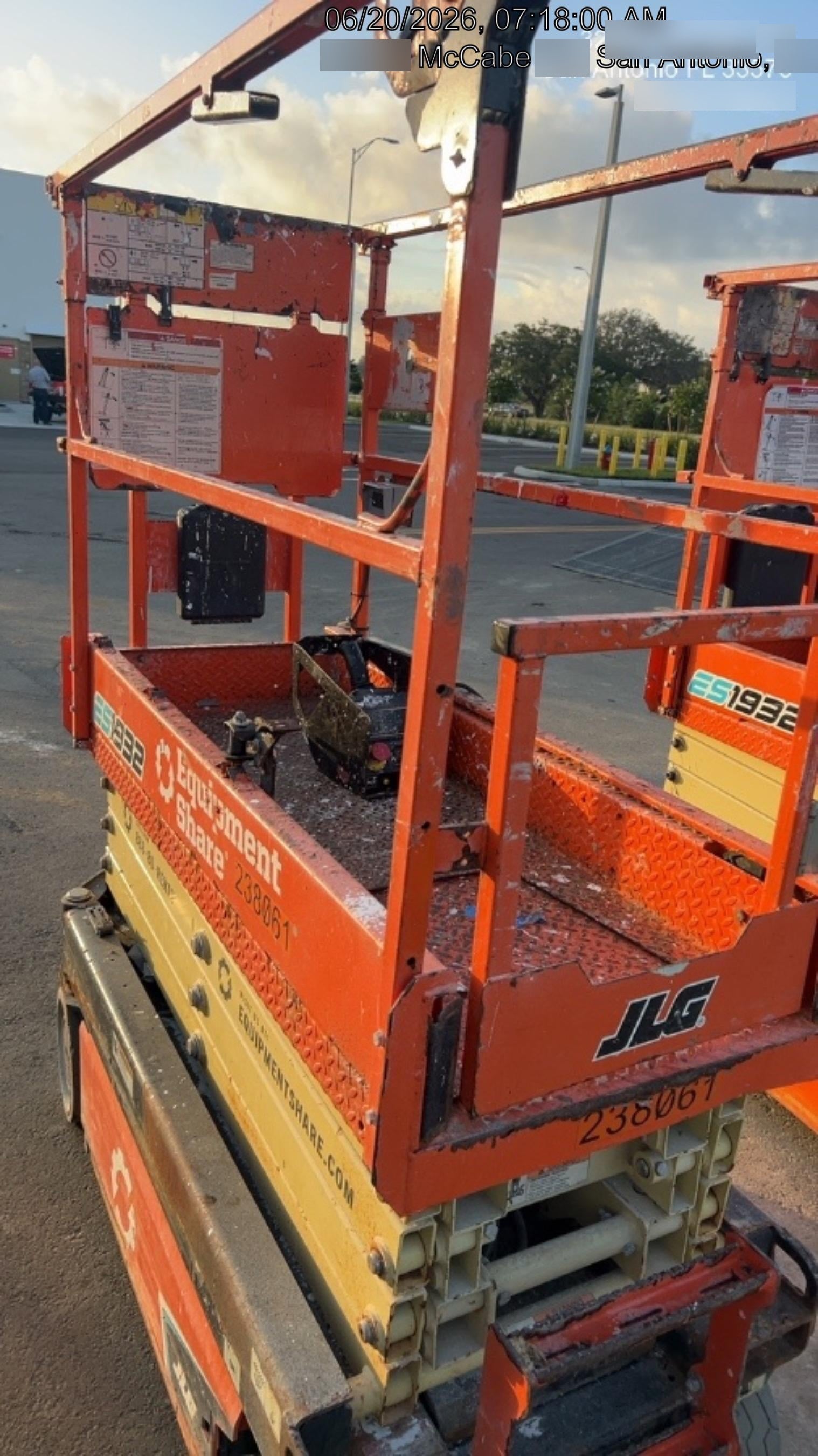 2022 JLG ES1932