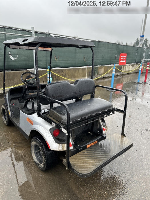 2022 Ez-Go VALOR 4 GAS EFI, PLATINUM, 
REAR SEAT KIT, ROOF, SPLIT TINTED WINDSHIELD