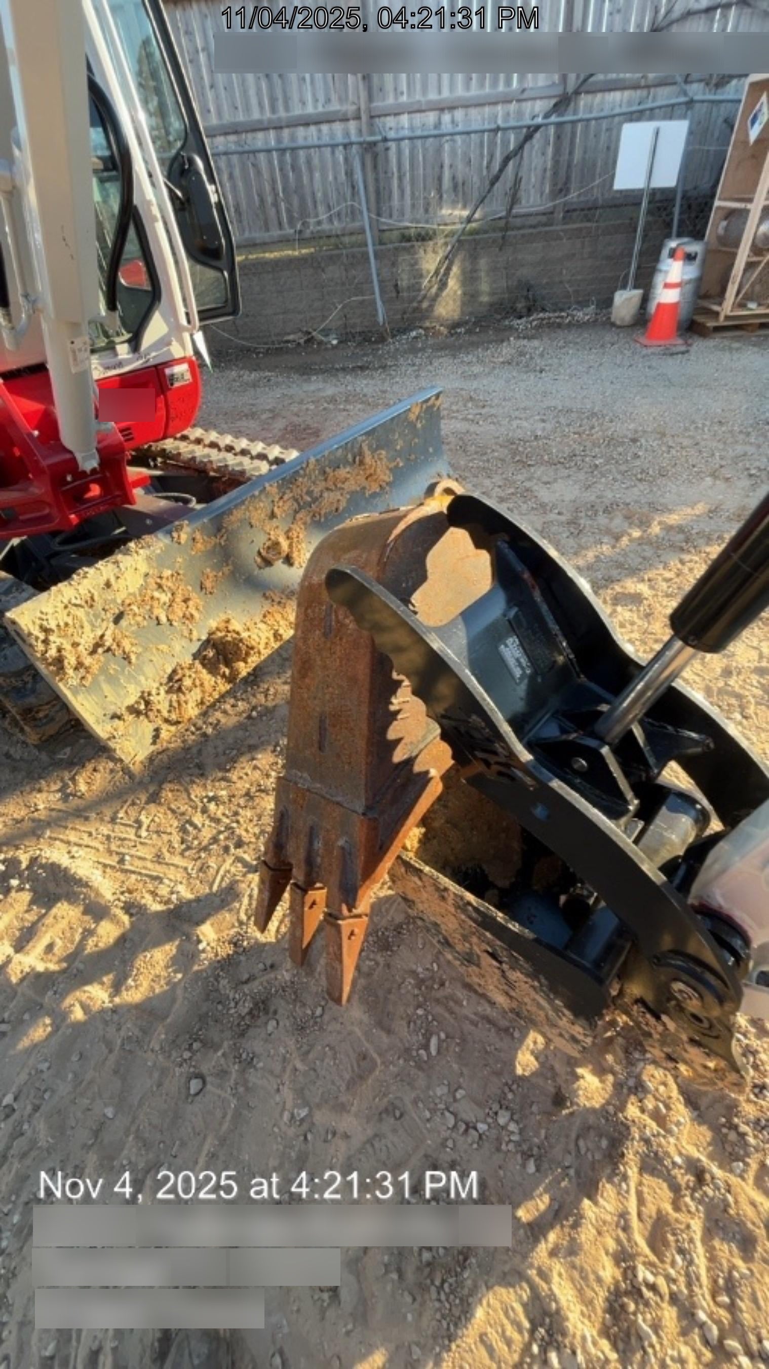 2025 TAKEUCHI 18" HD Bucket - Takeuchi