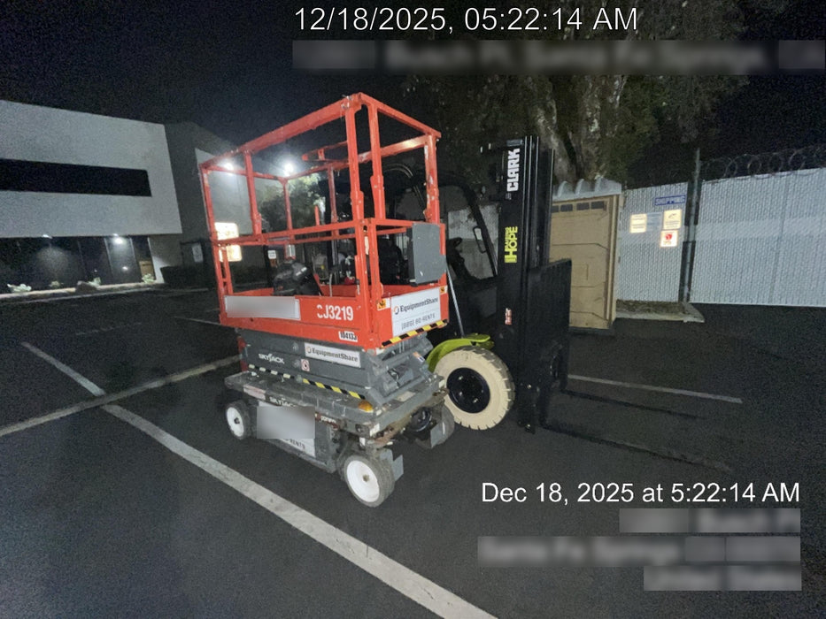 2020 Skyjack SJIII-3219 Solid NM Tires, Half height spring hinged entry gate, Dual Beacons, 800W Inverter