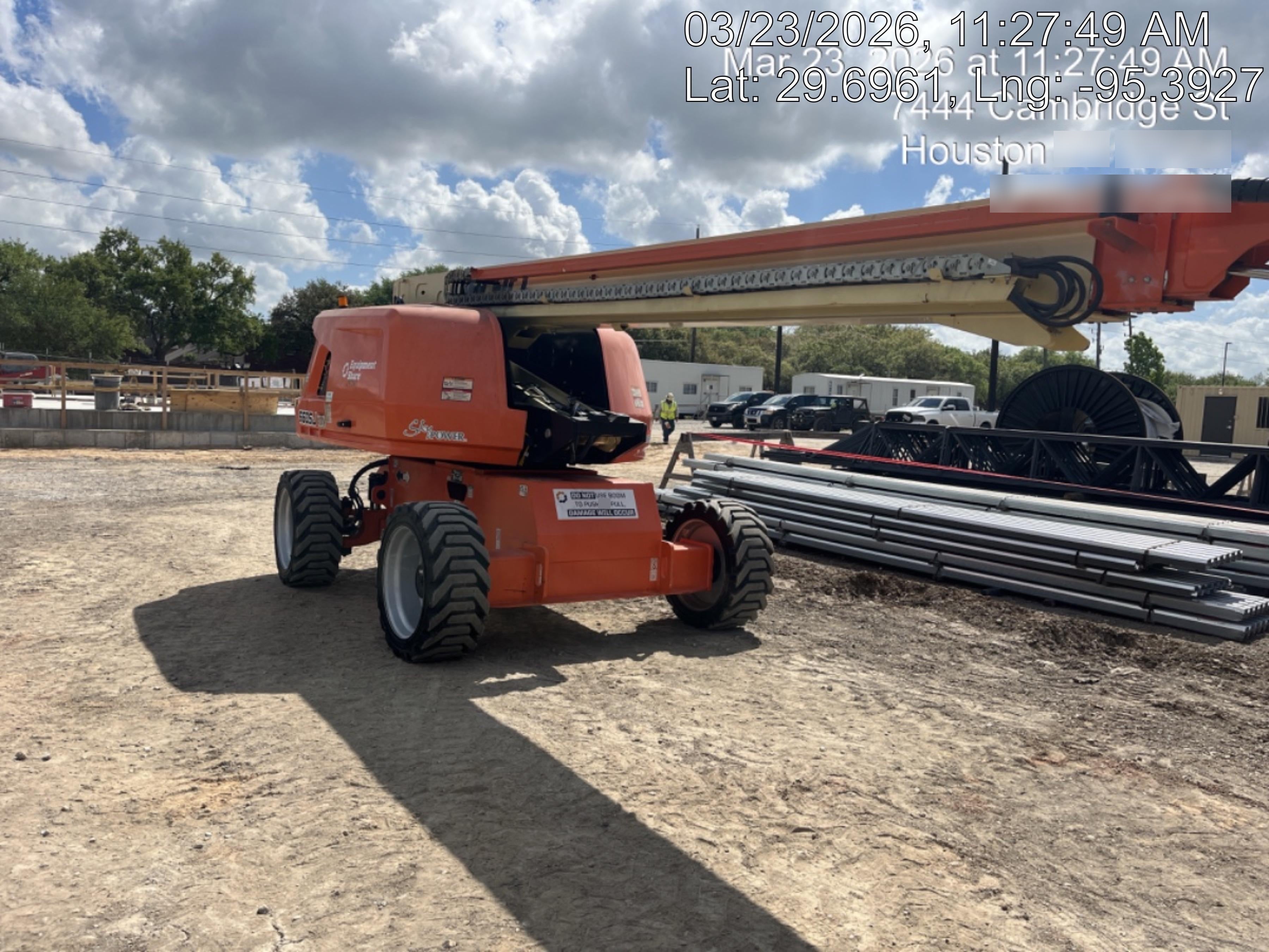 2023 JLG 660SJ
