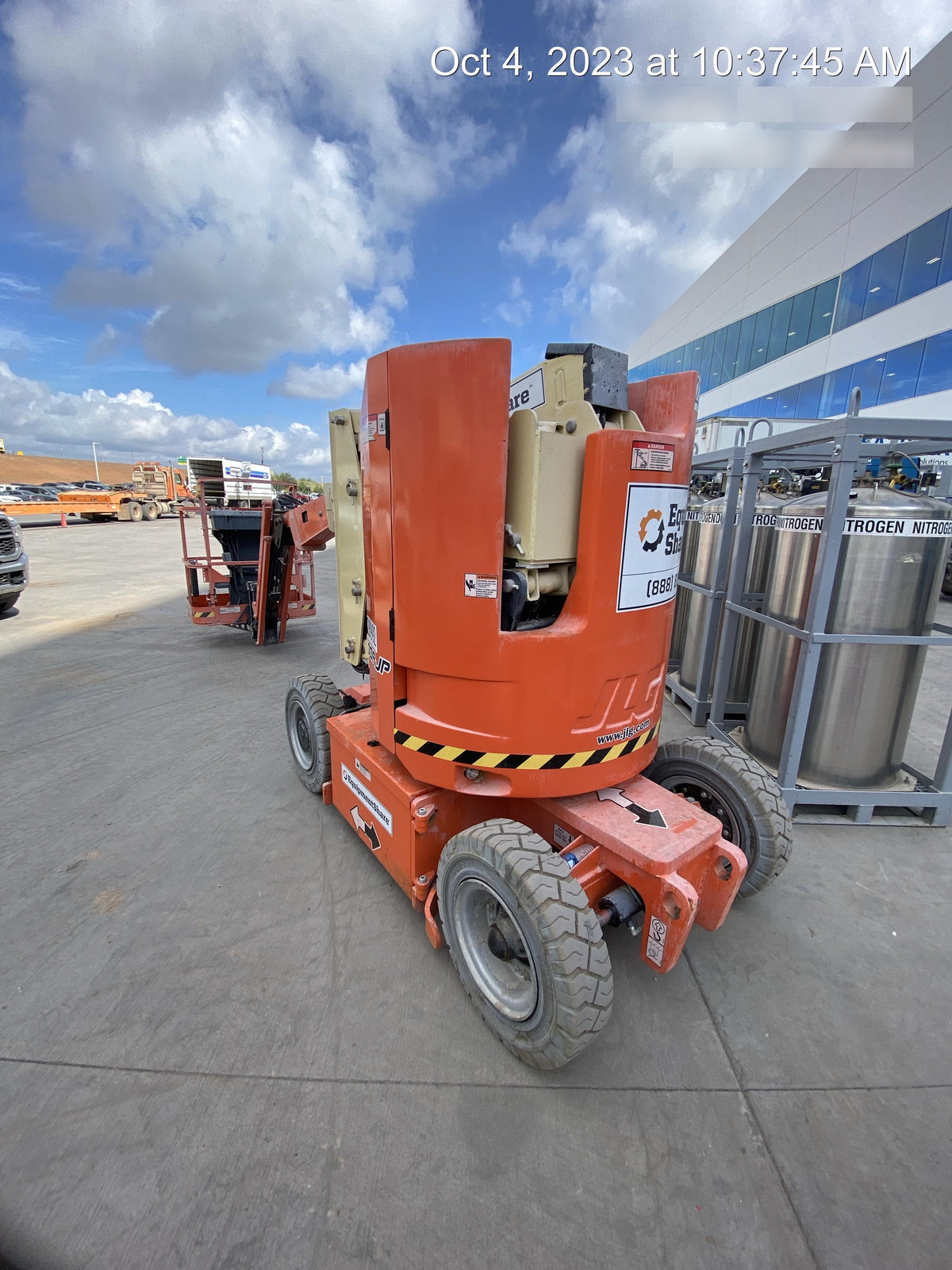 2022 JLG E300AJP