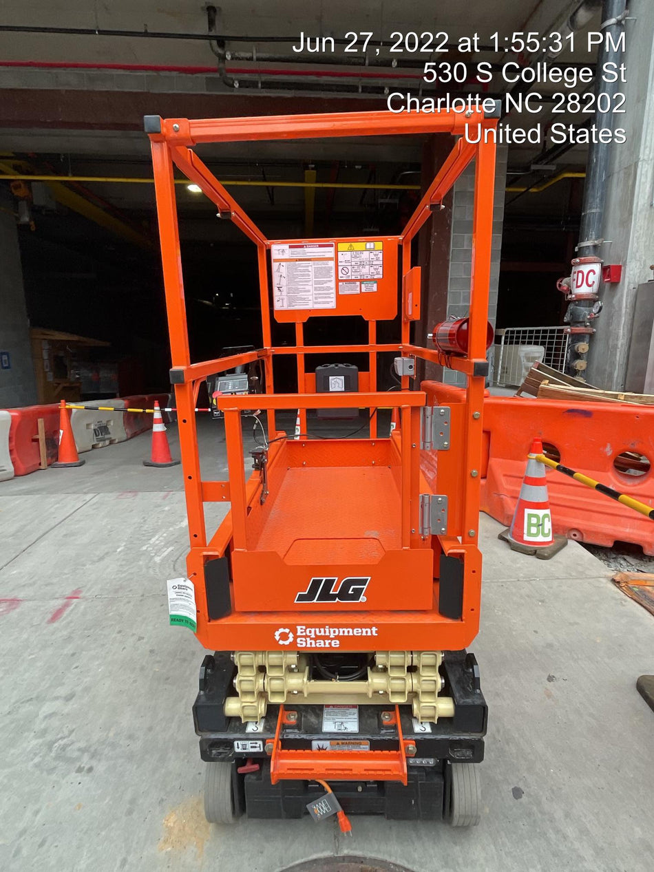 2022 JLG ES1330L