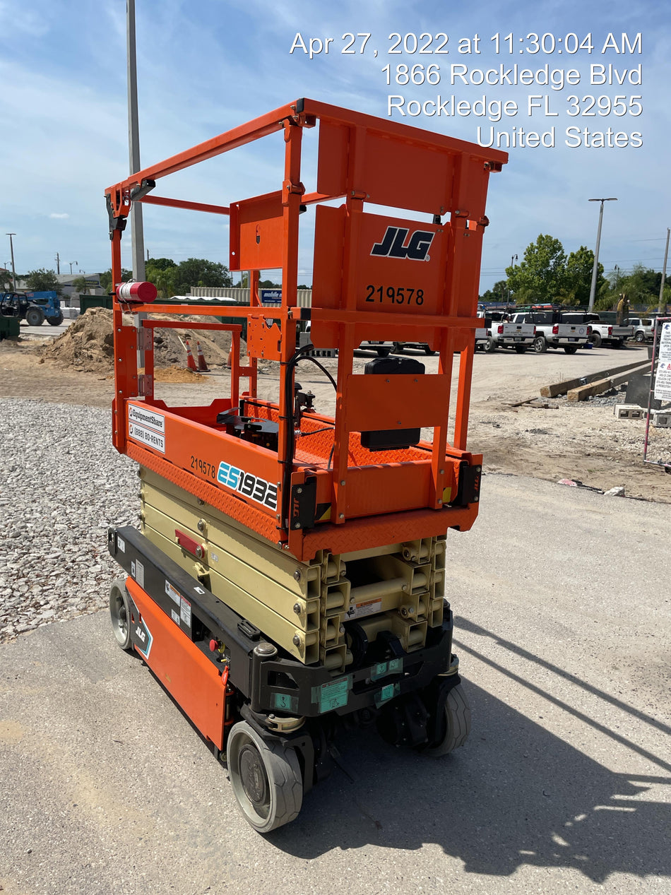 2022 JLG ES1932