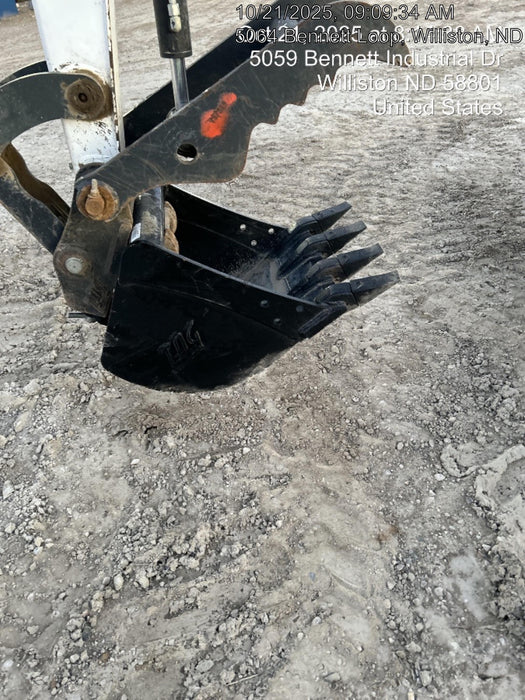 2025 TAKEUCHI 18" HD Bucket - Takeuchi