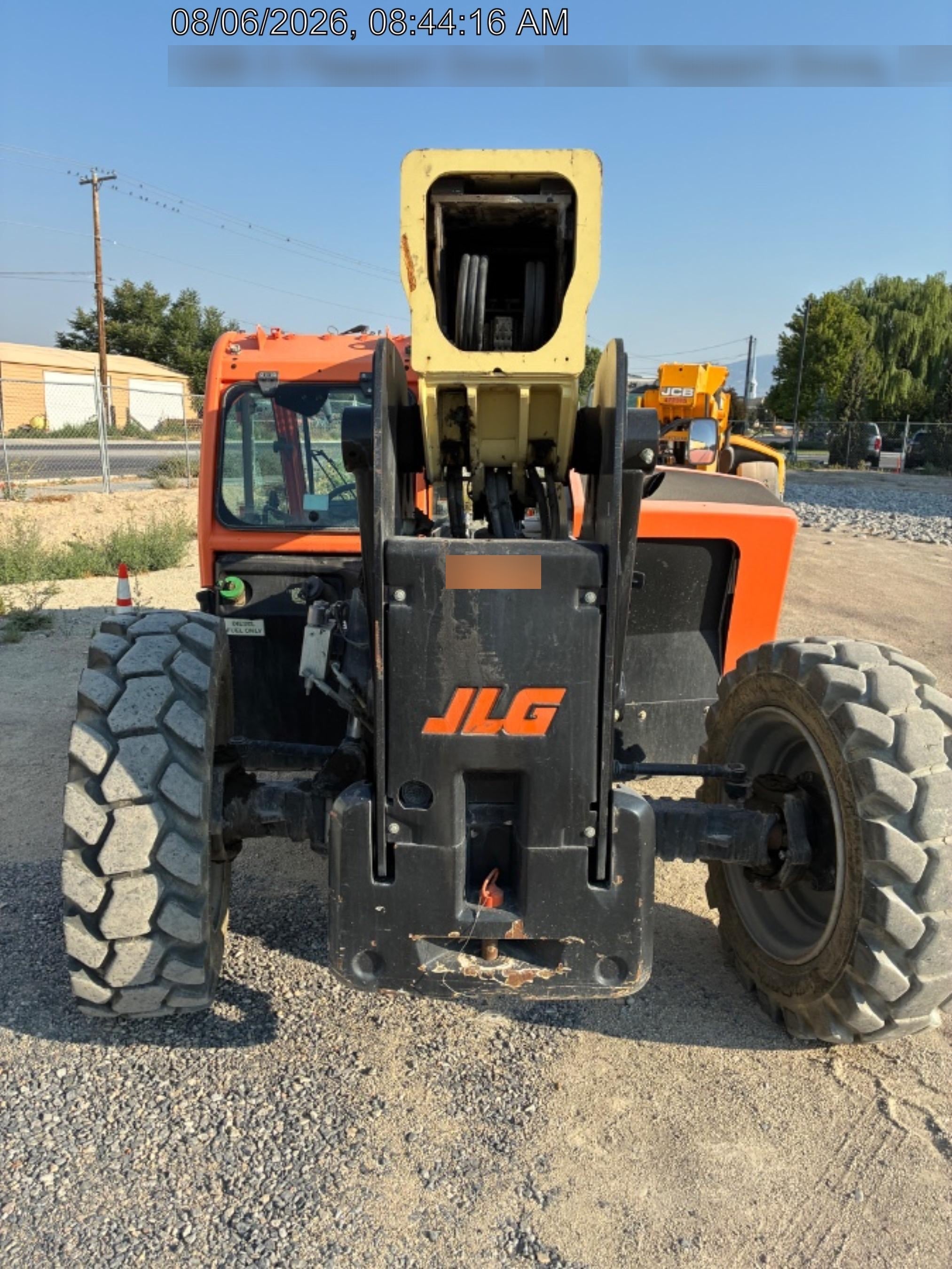 2017 JLG 742