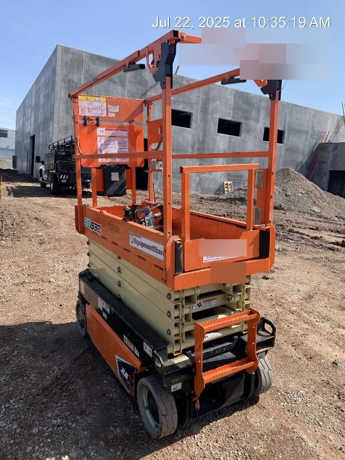 2021 JLG ES1932