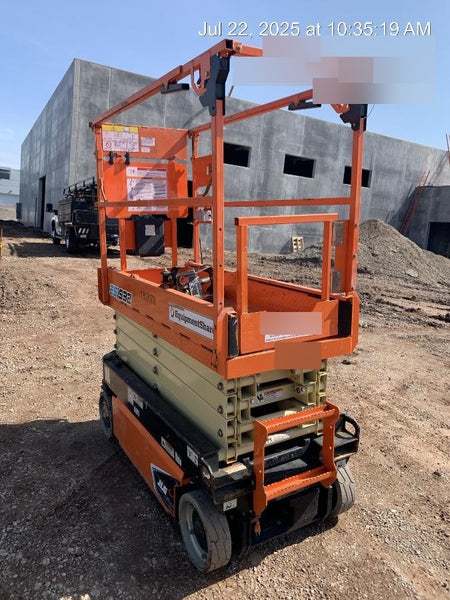 2021 JLG ES1932