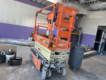 2023 JLG ES1932