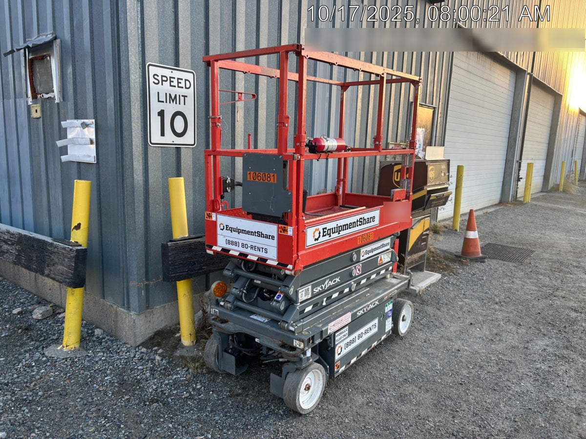 2020 Skyjack SJIII-3219 Solid NM Tires, Half height spring hinged entry gate, Dual Beacons, 800W Inverter