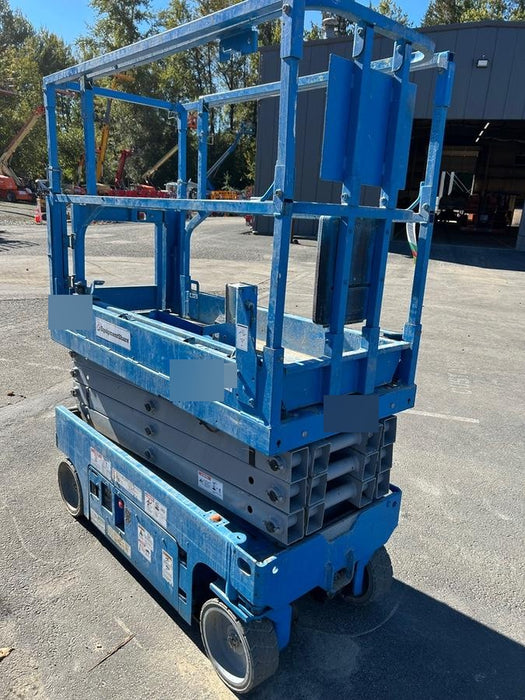 2020 Genie GS-1930 Solid Non Marking Tires, Beacon, Folding rails with half height swing gate, 800W Inverter