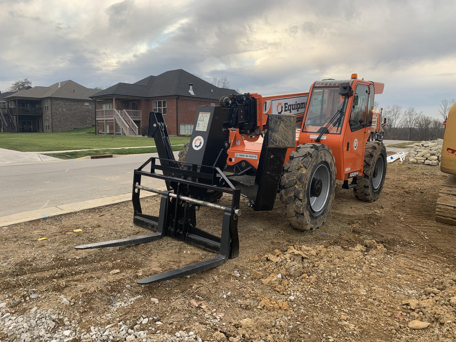 2020 Skytrak 10054 74Hp, Cab/Heat/Air,Solid Tires, Work Lights, Beacon, Aux Hydraulics, Back up Alarm, Lifting Eye, ES Decals