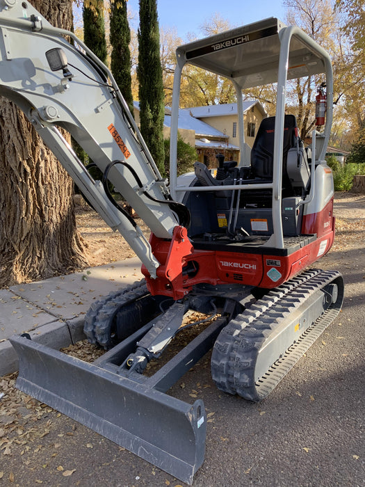 2021 TAKEUCHI TB235-2R