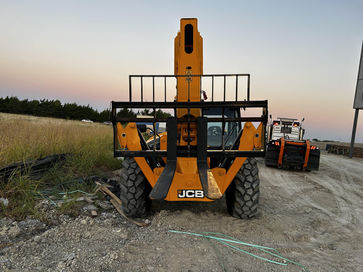 2023 JCB 510-56