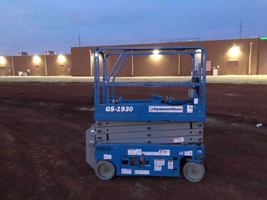 2019 Genie GS-1930 Fixed rails with chain Entry