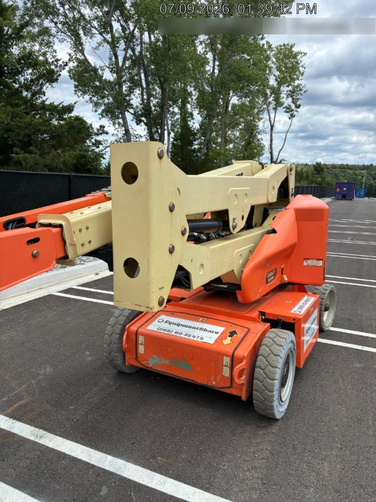 2019 JLG E400AJPN