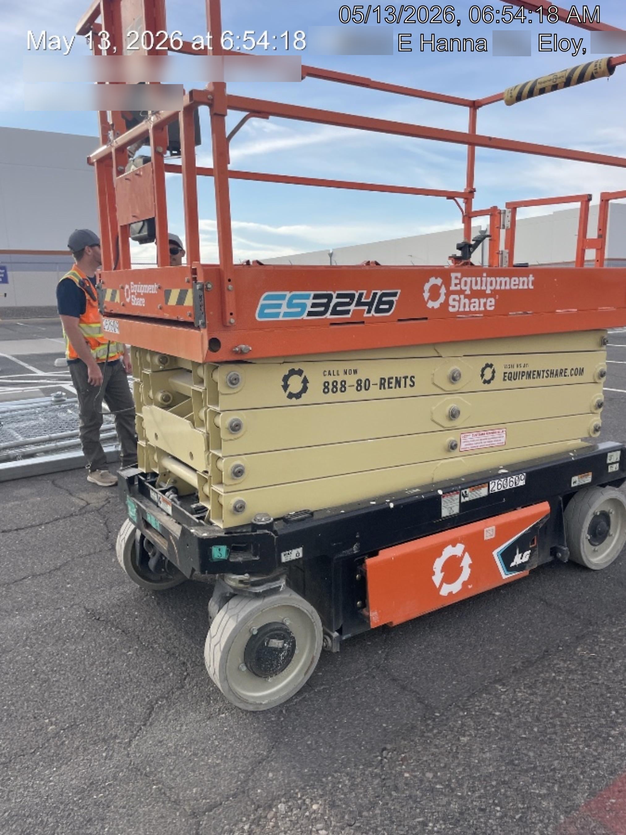2022 JLG ES3246