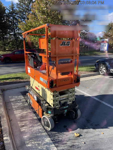 2021 JLG ES1932
