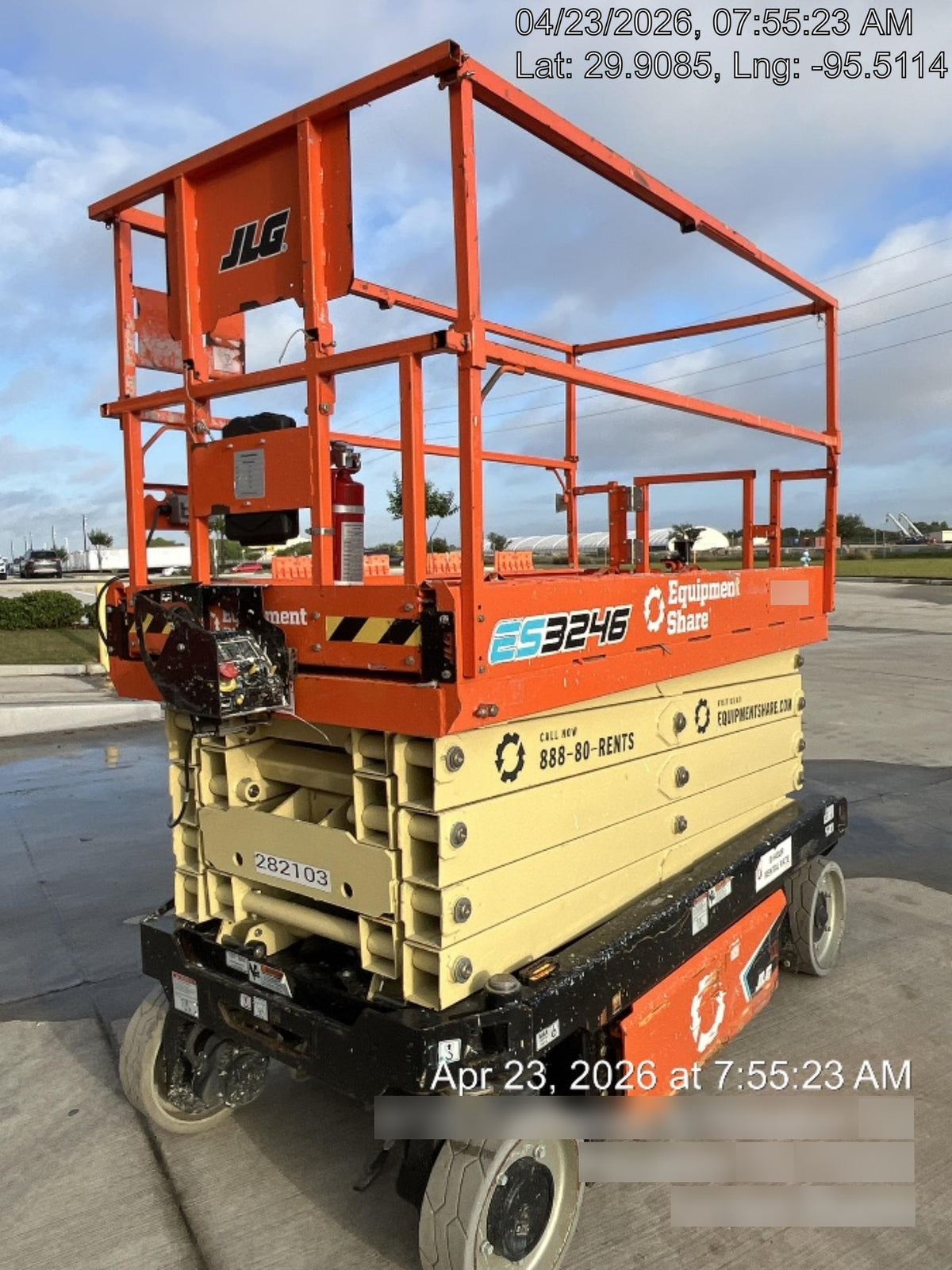 2022 JLG ES3246