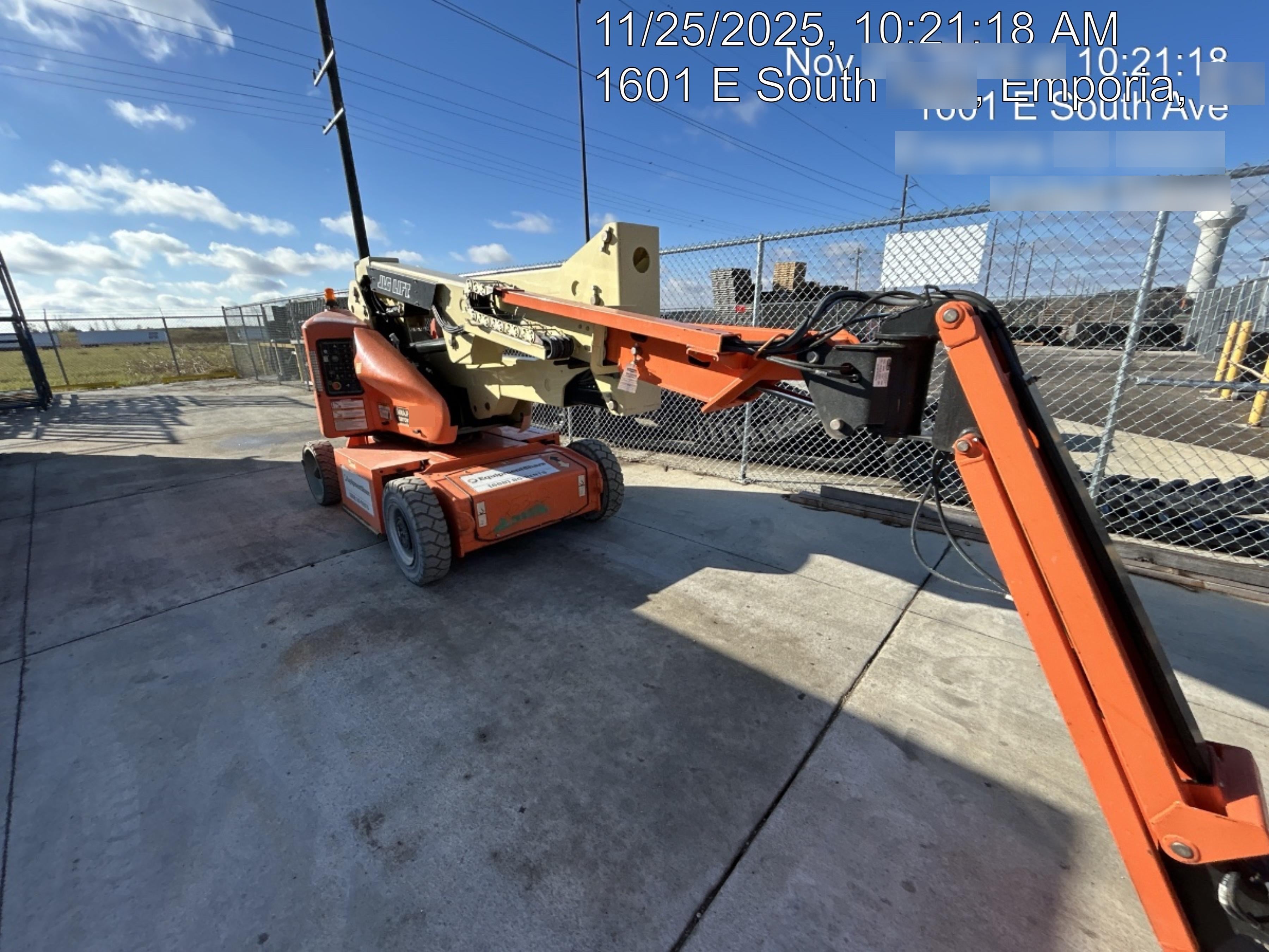 2019 JLG E400AJPN