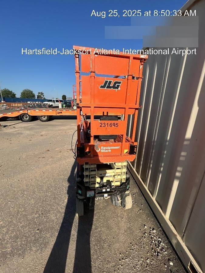 2022 JLG ES1932
