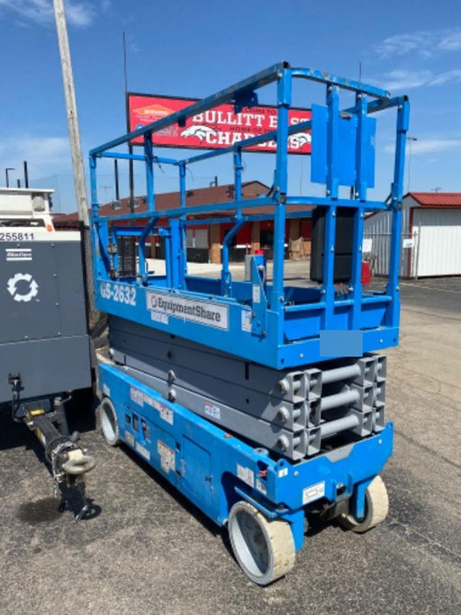 2020 Genie GS-2632 Solid NM Tires, Folding Rails with Half-Height Swing Gate, Beacon