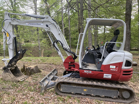 2023 TAKEUCHI TB250-2R