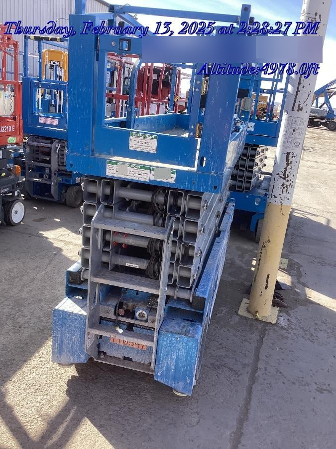 2020 Genie GS-3232 Standard, Folding half height swing gate