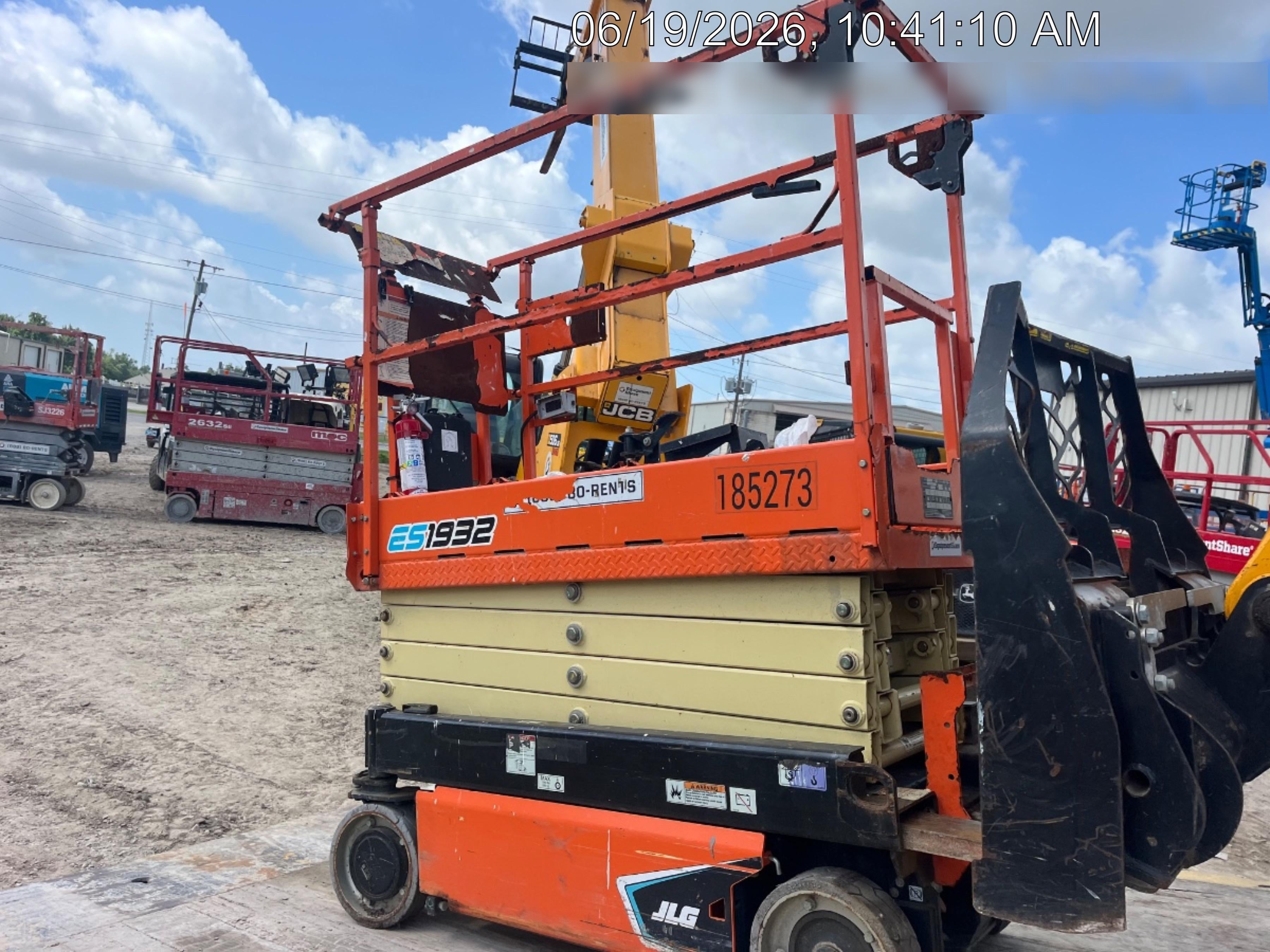 2021 JLG ES1932