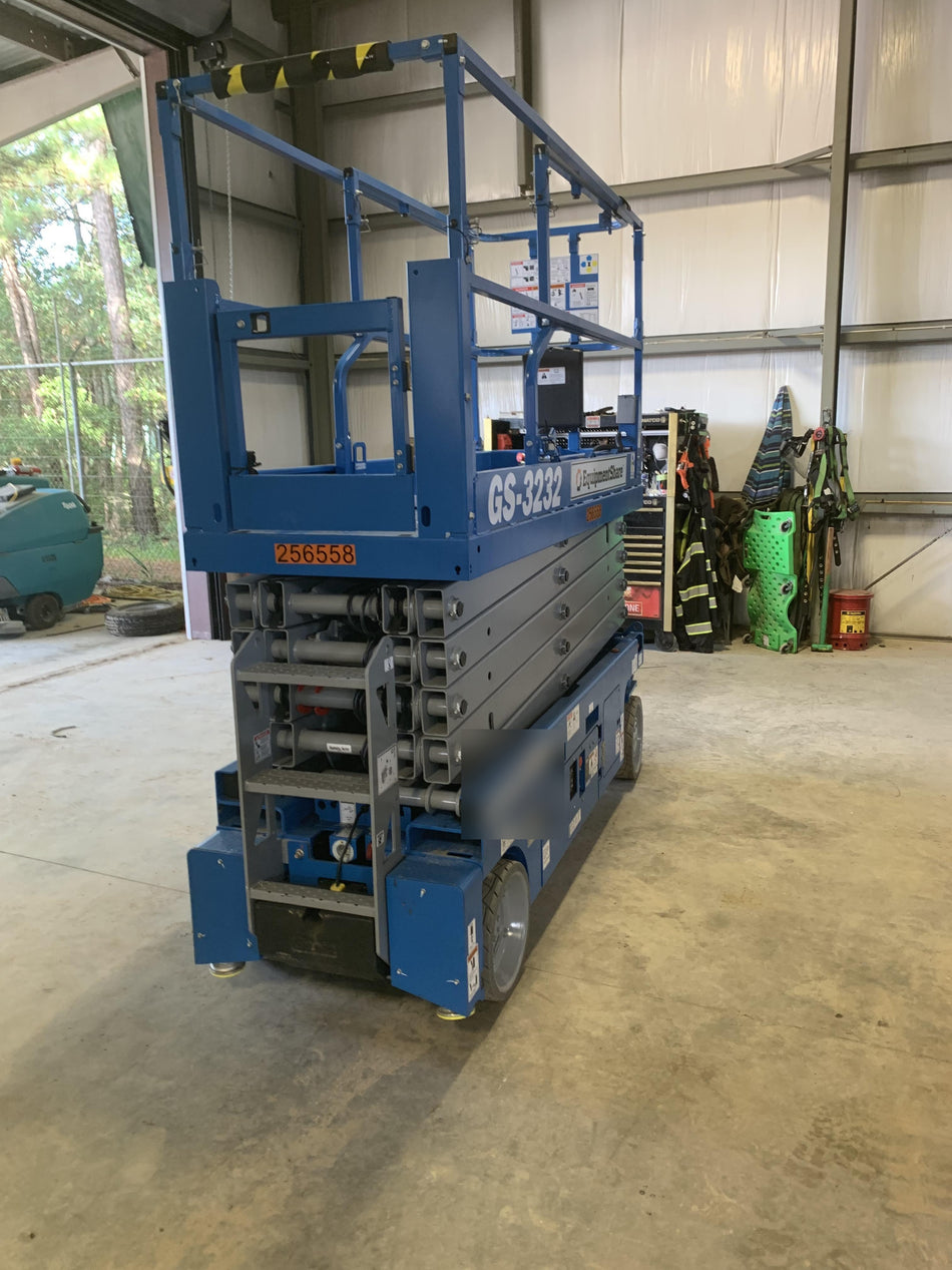 2022 GENIE GS-3232
