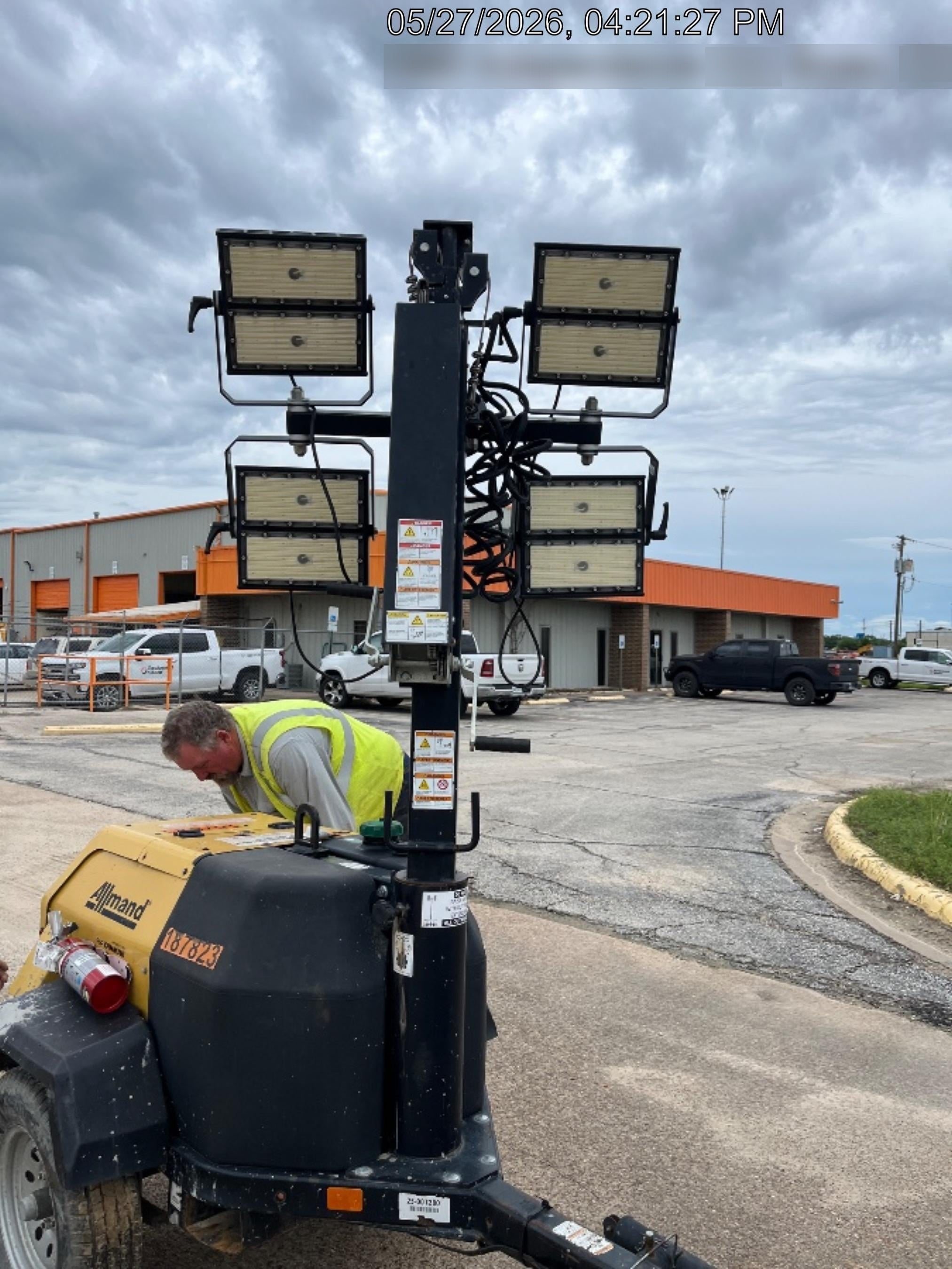 Allmand NLV3GR (4) LED Light Fixture 350W, 23' Vertical Mast, 3kW Prime, Towable, Deep Sea L401, Leveling Jacks, Yanmar T4F 5.8hp
