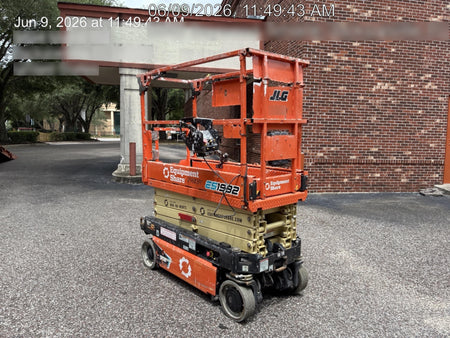 2023 JLG ES1932