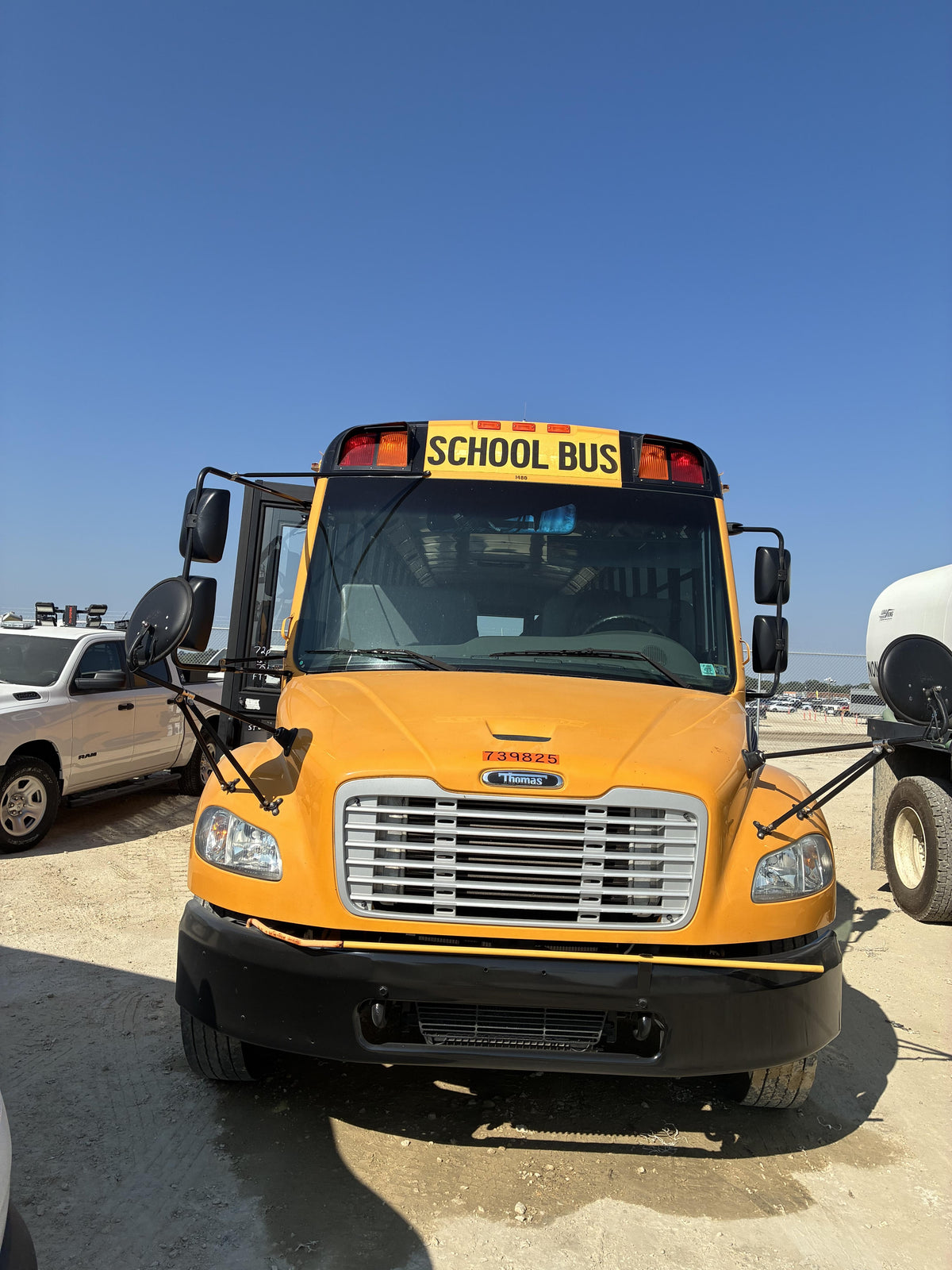 2014 FREIGHTLINER Thomas 72 Passenger Bus