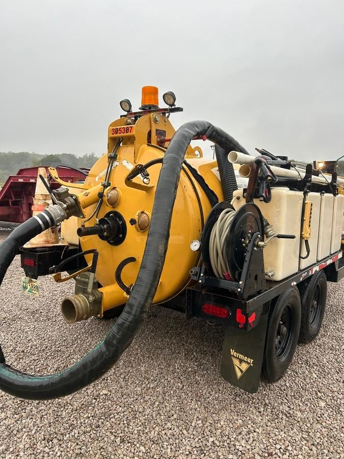 2023 Vac-Tron LP573XDT T4 Koehler Diesel Engine, 500 Gallon Debris Tank, x2 100 Gallon Water Tanks