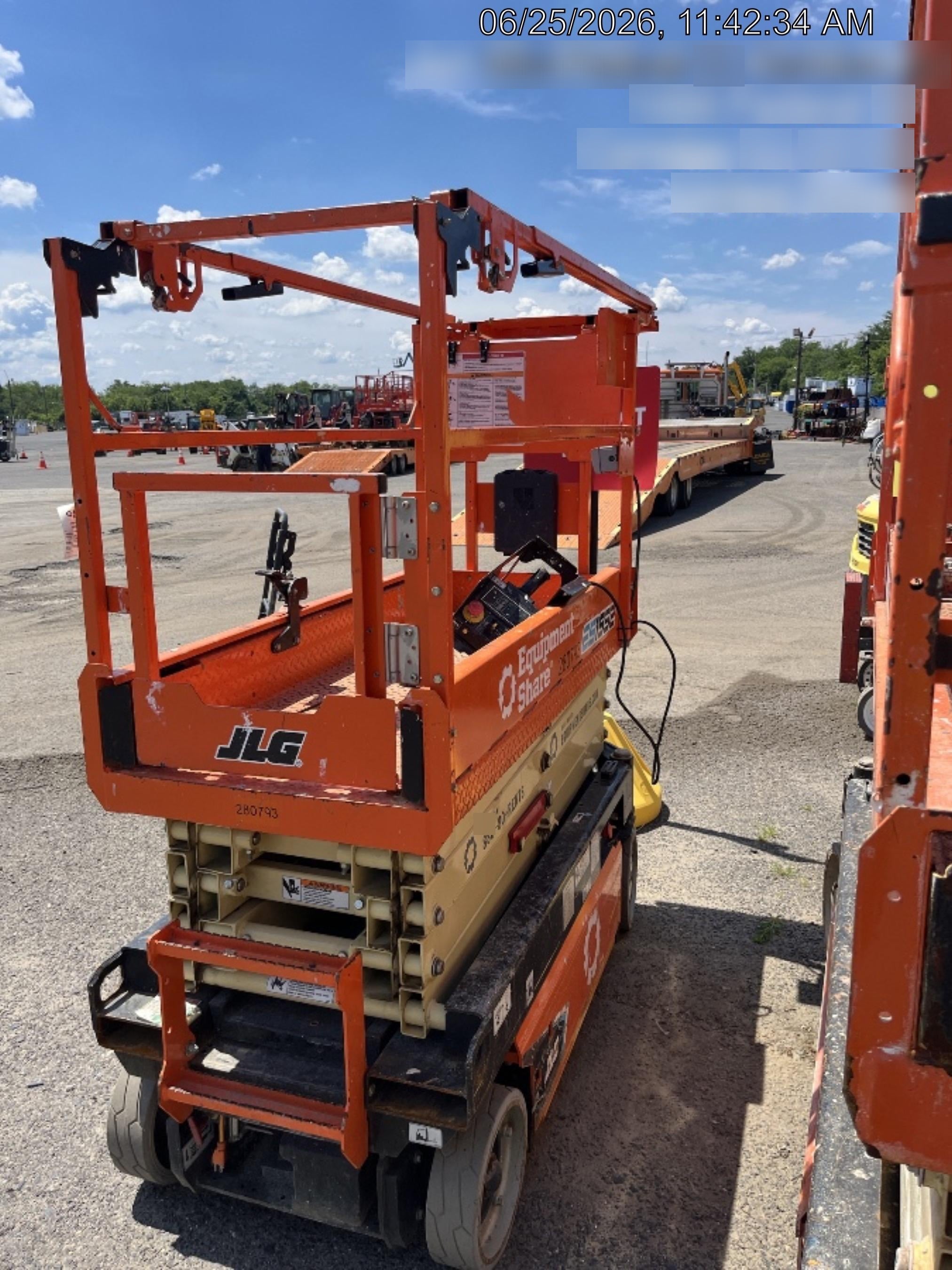 2022 JLG ES1932