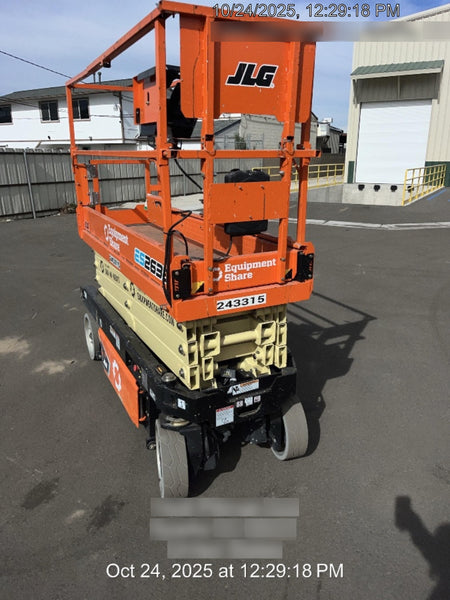 2022 JLG ES2632