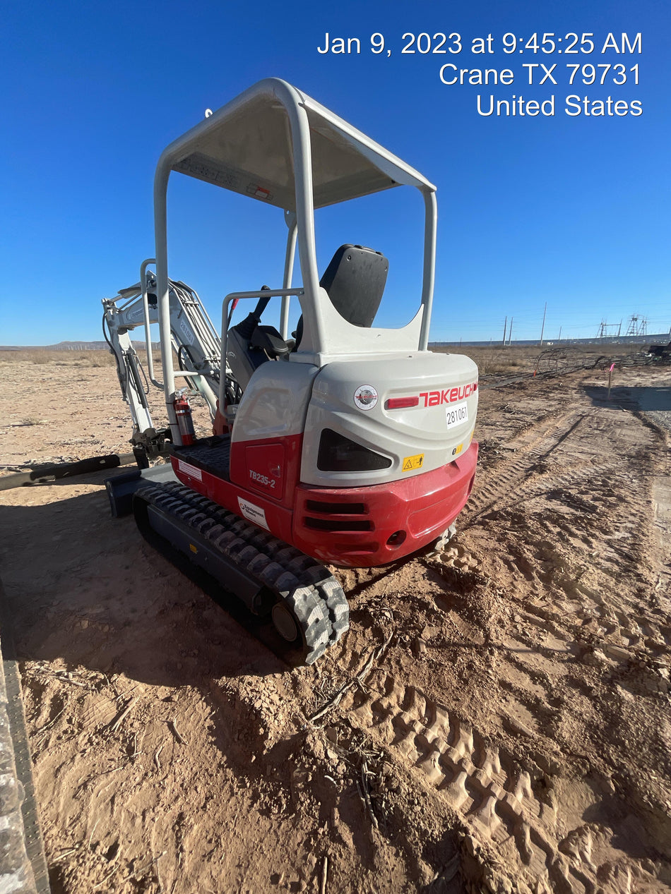 2022 TAKEUCHI TB235-2R