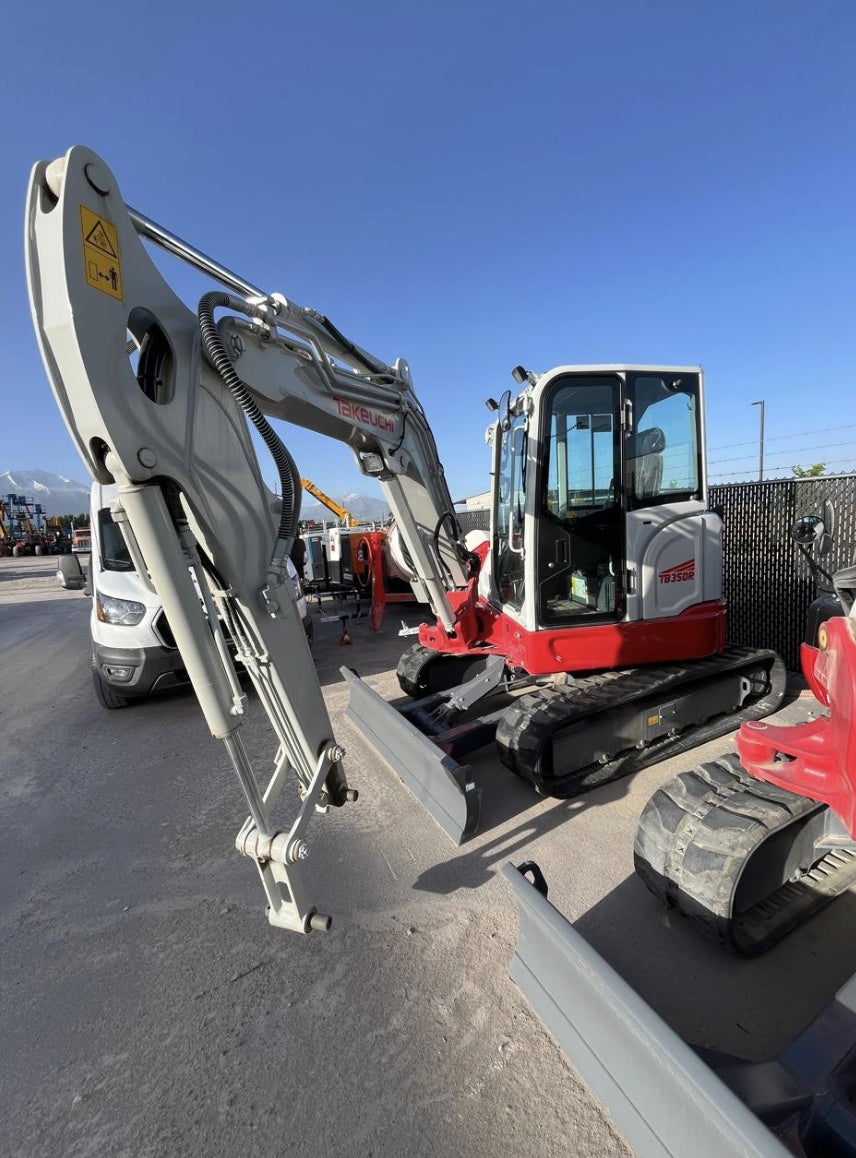 2023 TAKEUCHI TB350R-CR