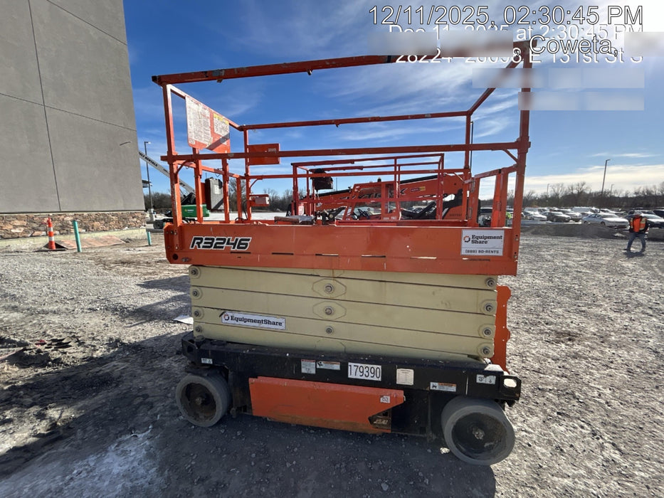 2021 JLG R3246