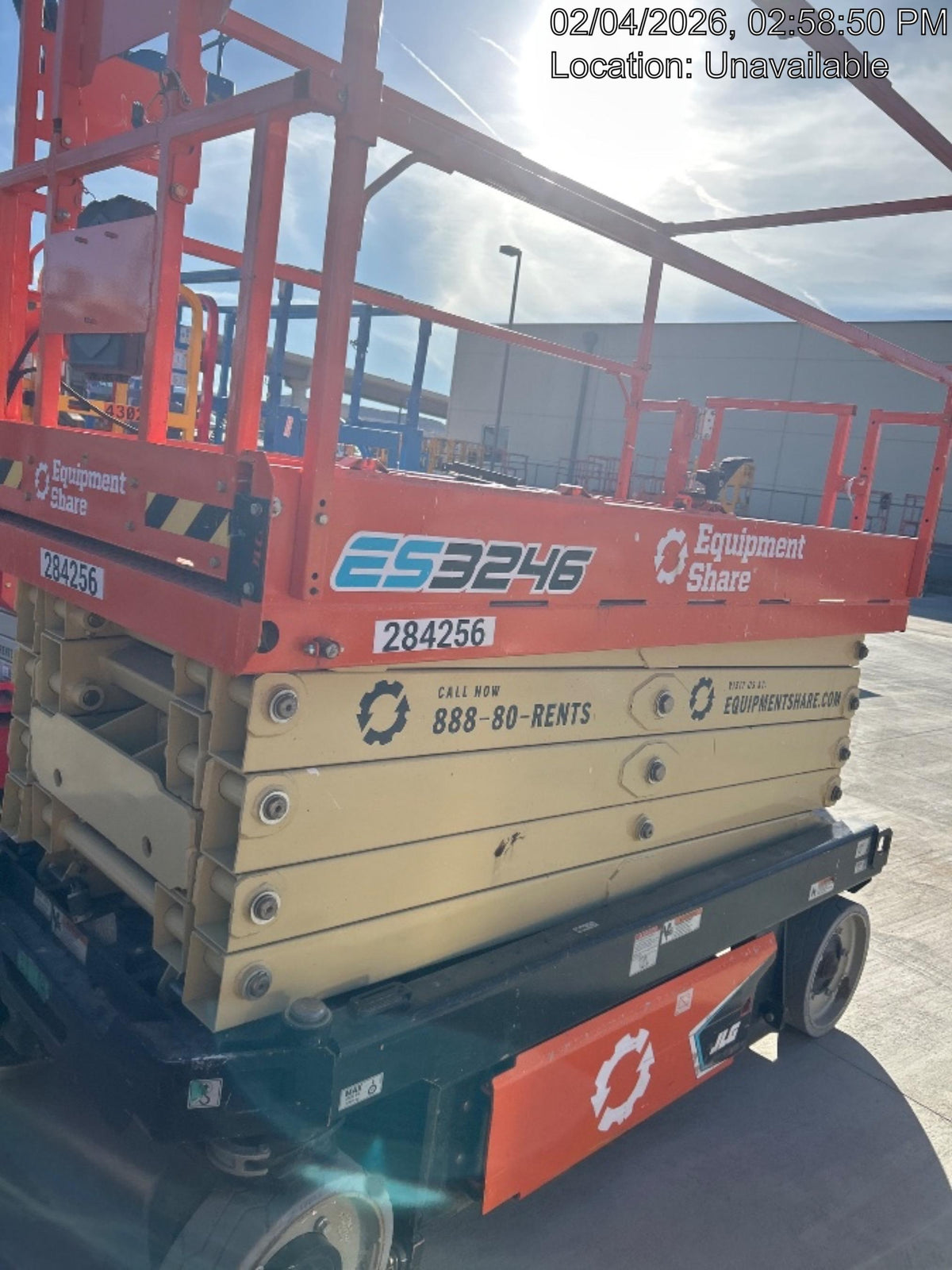 2022 JLG ES3246
