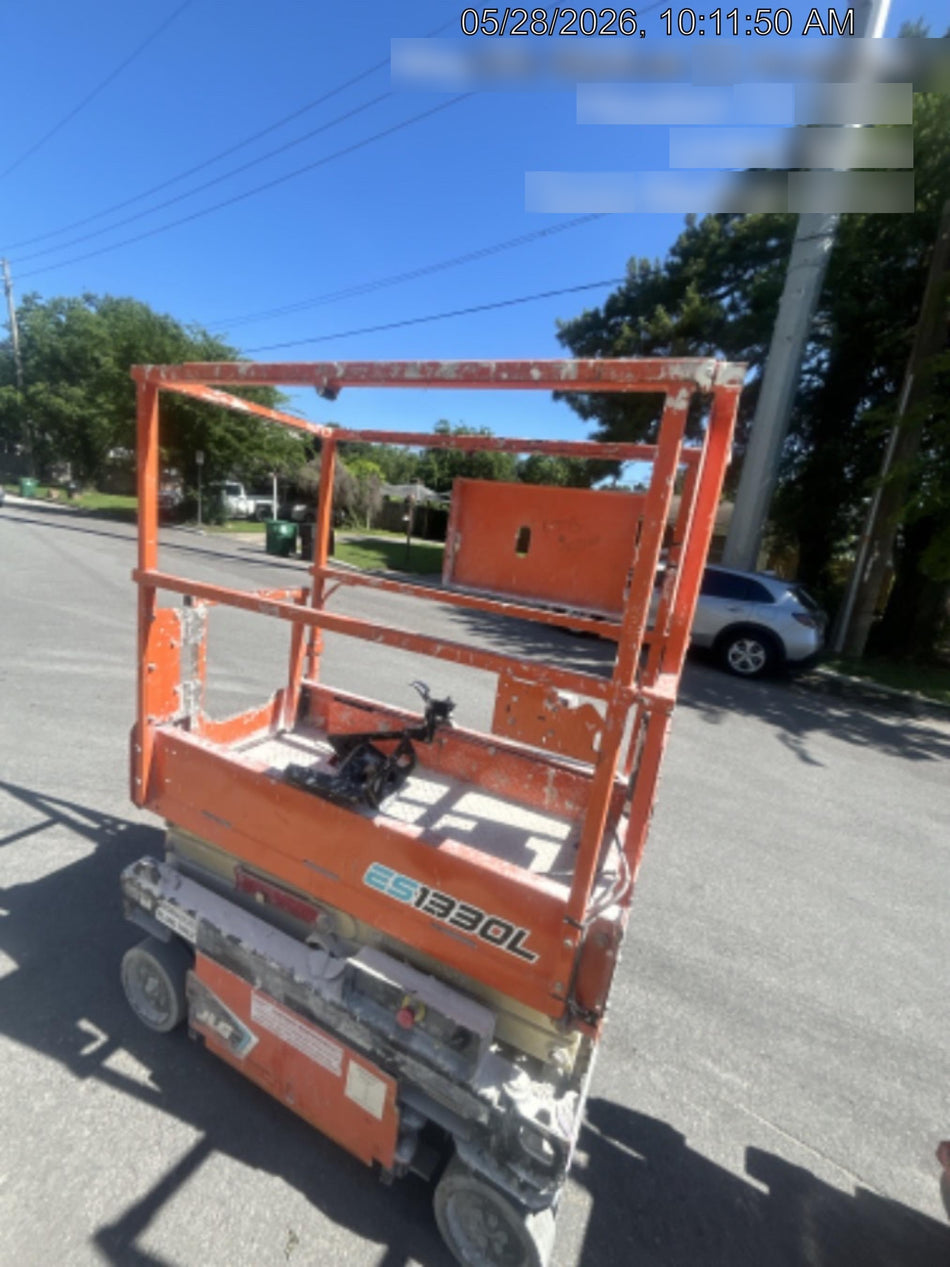 2021 JLG ES1330L